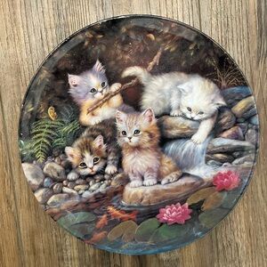 Kahla Decorative Plate with playful Kittens And Floral Design